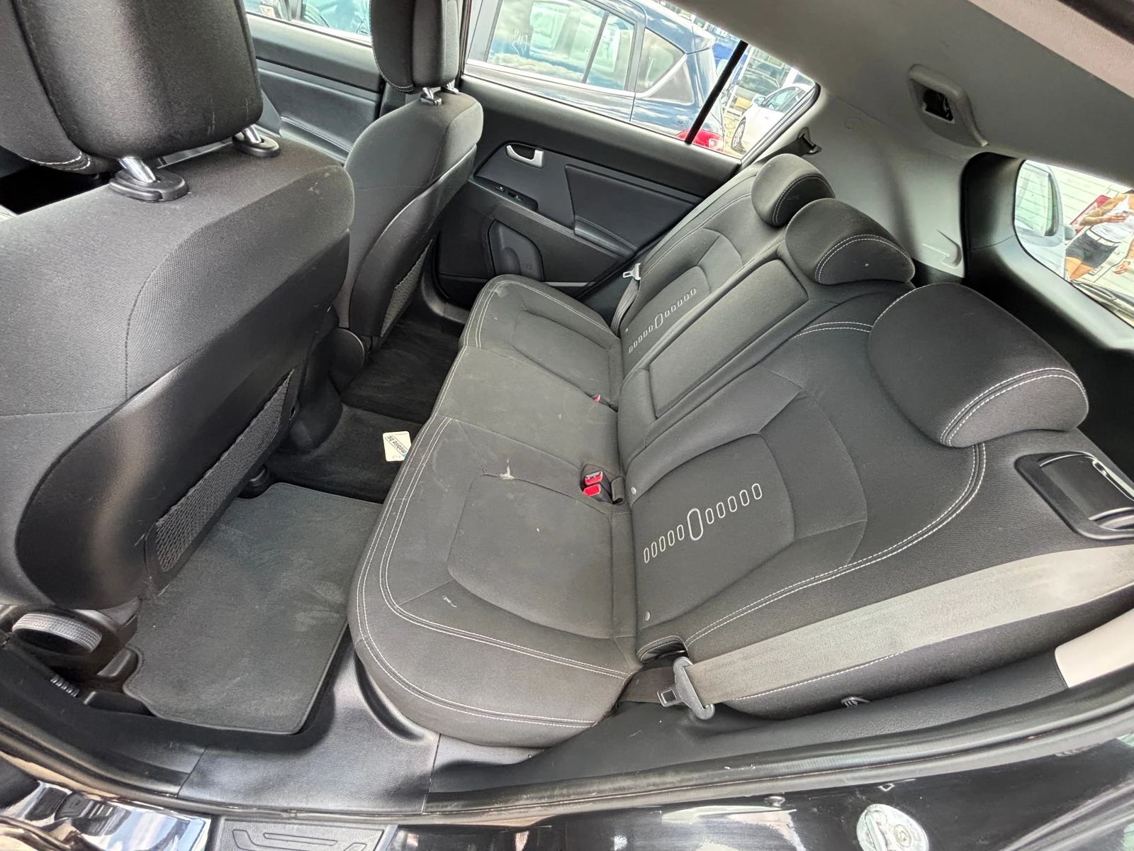 Kia Sportage 1.7 ДИЗЕЛ, снимка 8 - Автомобили и джипове - 55261632