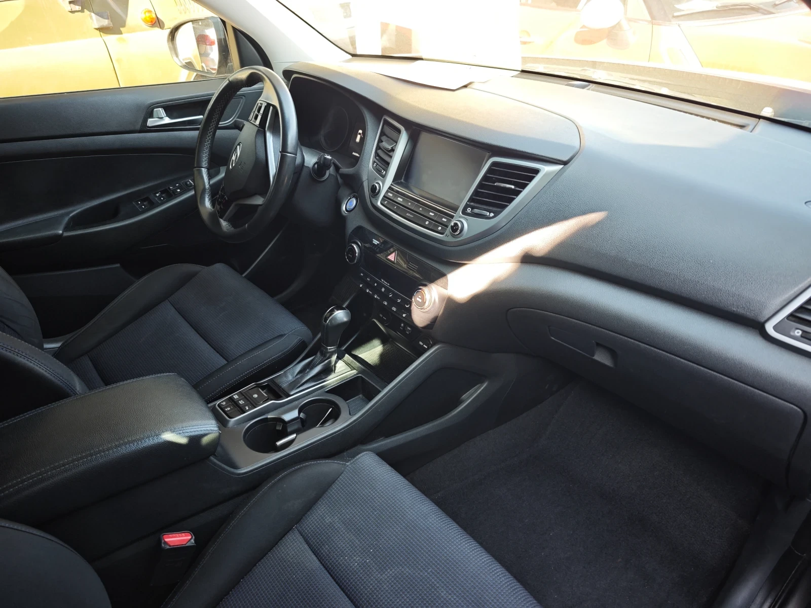 Hyundai Tucson 1.7crdi Xpossible AUTOMATIC 2wd 141cv dct, снимка 6 - Автомобили и джипове - 55670522