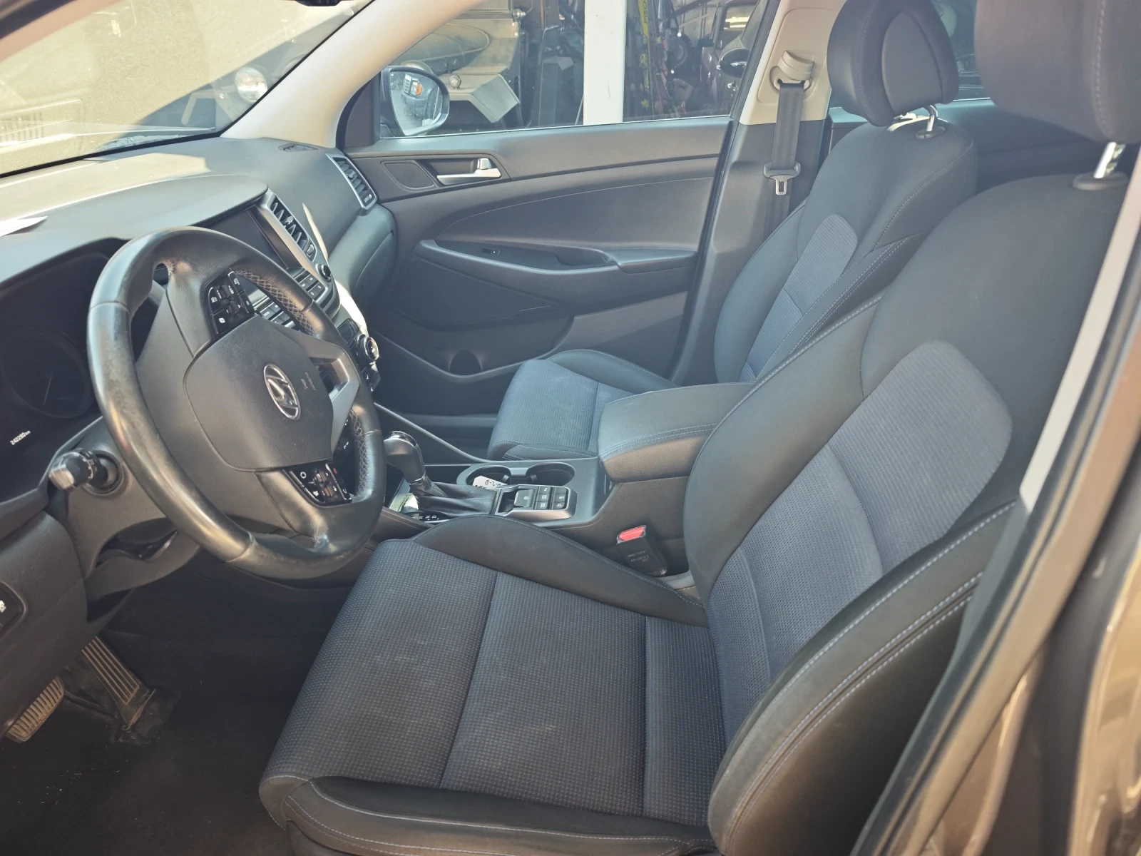 Hyundai Tucson 1.7crdi Xpossible AUTOMATIC 2wd 141cv dct, снимка 8 - Автомобили и джипове - 55670522