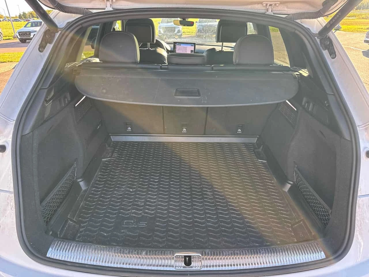 Audi Q5 * ГЛАВНО ПРЕДСТАВИТЕЛСТВО НА AUDI , снимка 15 - Автомобили и джипове - 56186925