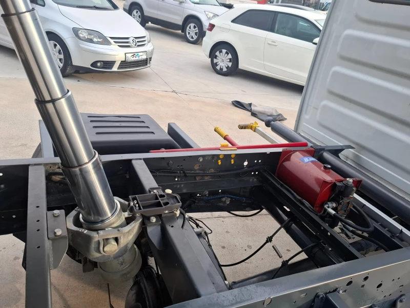 Iveco Daily До3.5т/6+ 1м., снимка 12 - Бусове и автобуси - 52884511