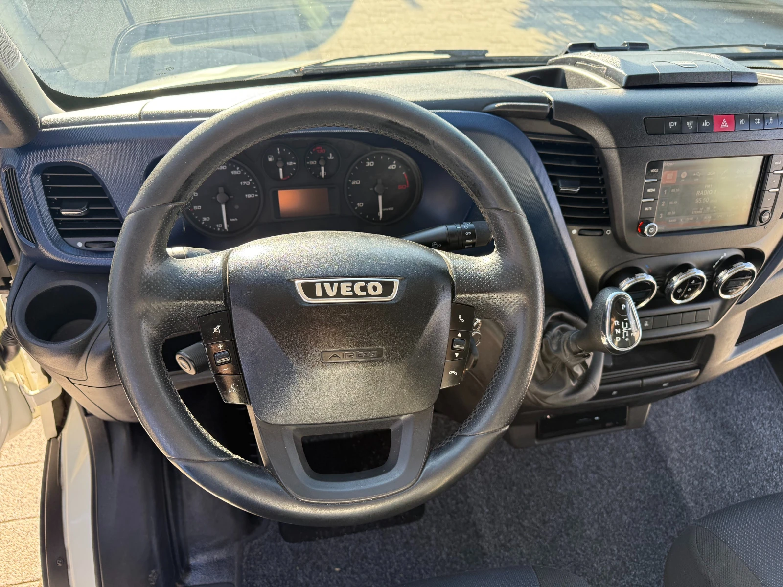 Iveco Daily 35S14  Euro 6 L1H1  | Mobile.bg   12