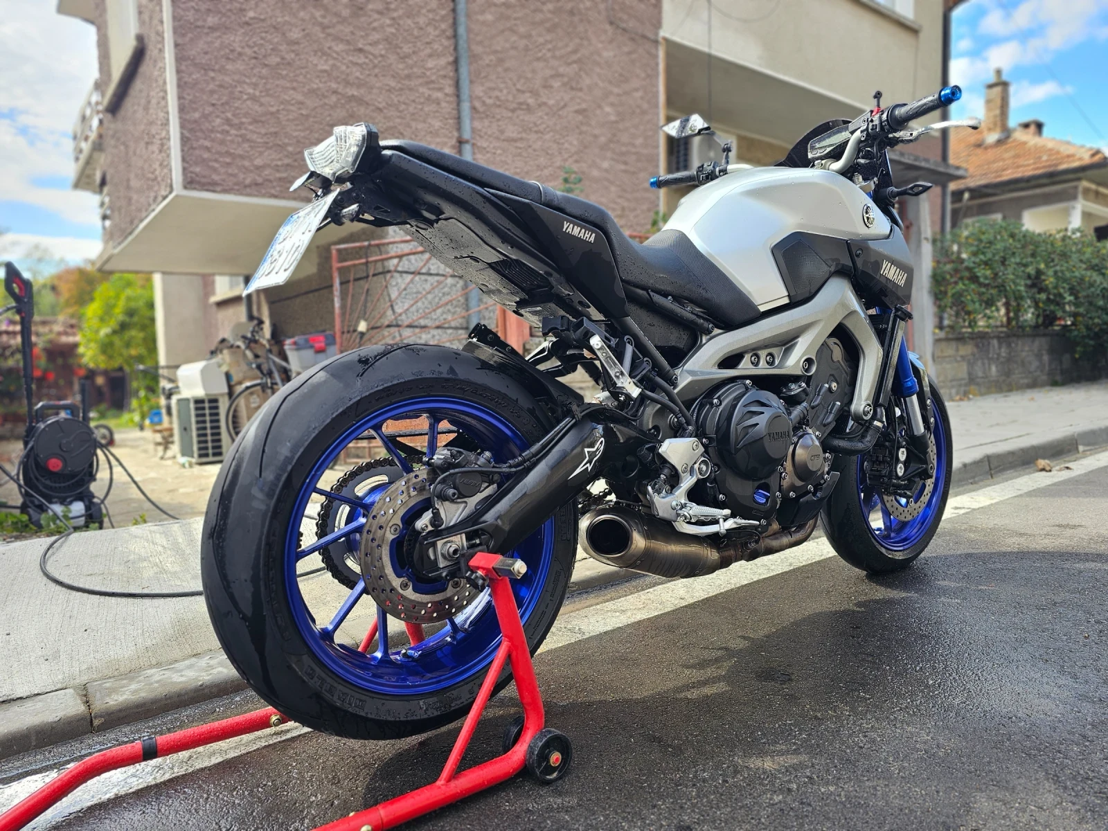 Yamaha Mt-09 Akrapovic, снимка 2 - Мотоциклети и мототехника - 56440338