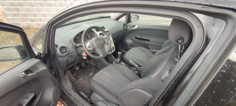 Opel Corsa 1.3mjet 90, снимка 8 - Автомобили и джипове - 49372052