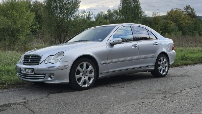 Mercedes-Benz C 320, снимка 4 - Автомобили и джипове - 47411737