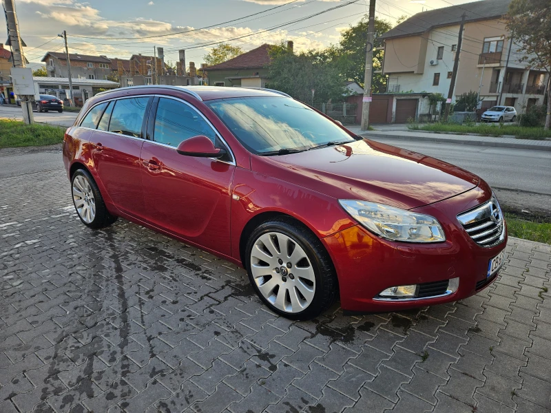 Opel Insignia Sport tourer, снимка 1 - Автомобили и джипове - 47875762