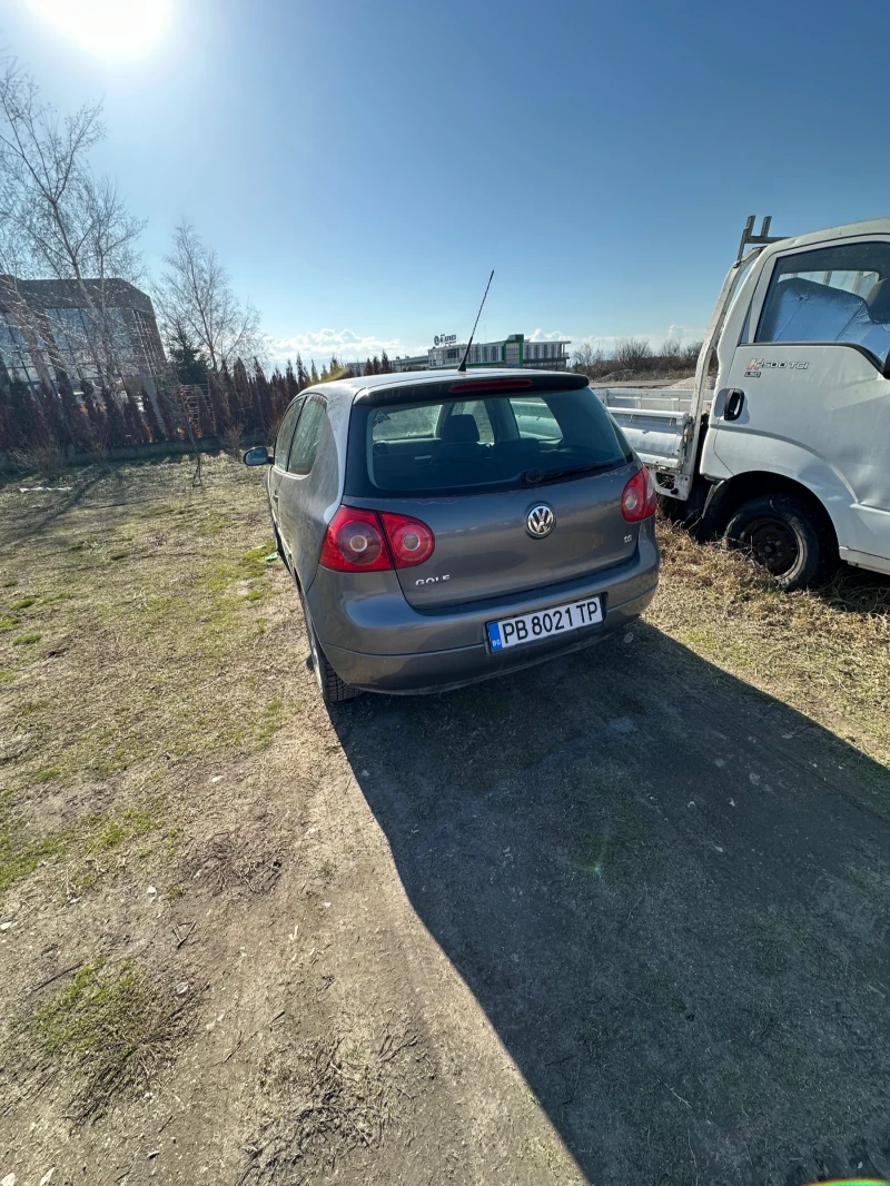 VW Golf V, снимка 3 - Автомобили и джипове - 49067604