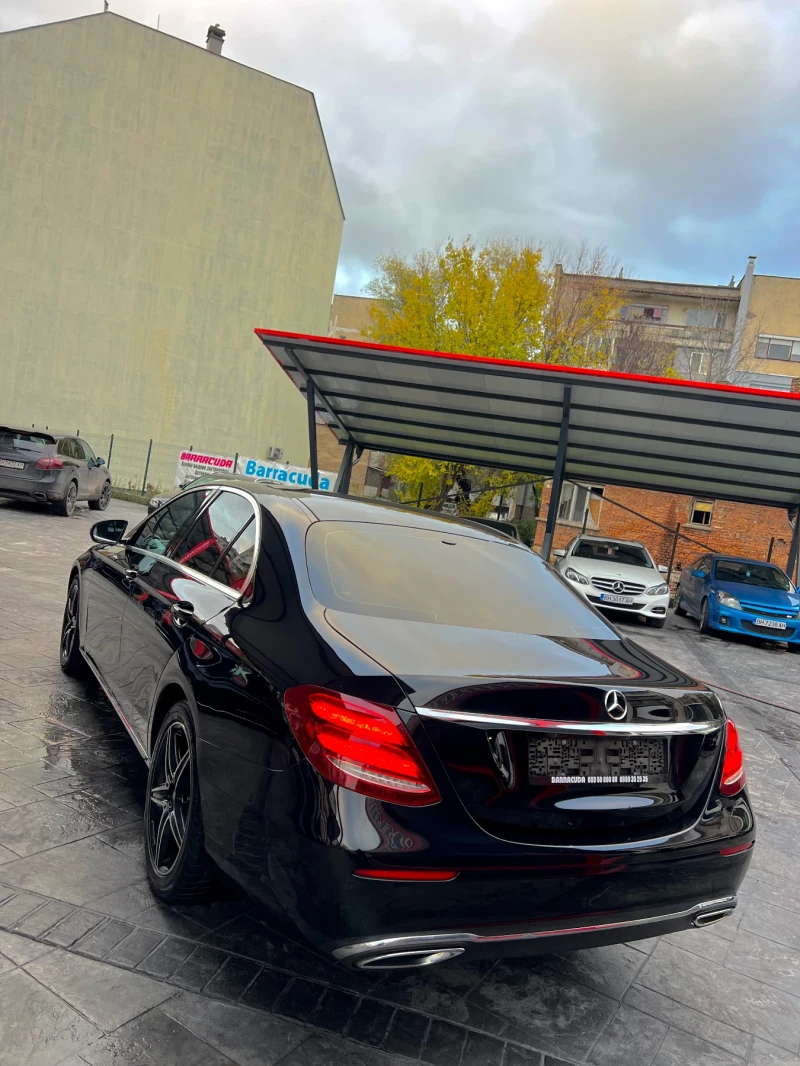 Mercedes-Benz E 220 AMG Line, снимка 5 - Автомобили и джипове - 52512049