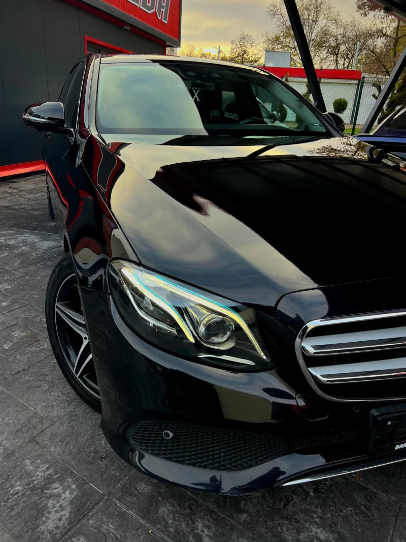 Mercedes-Benz E 220 AMG Line, снимка 2 - Автомобили и джипове - 52512049