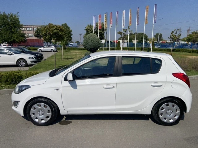 Hyundai I20 1.2i-BI-FUEL-ЗАВОДСКА ГАЗ BRC-2014г-LED - изображение 2