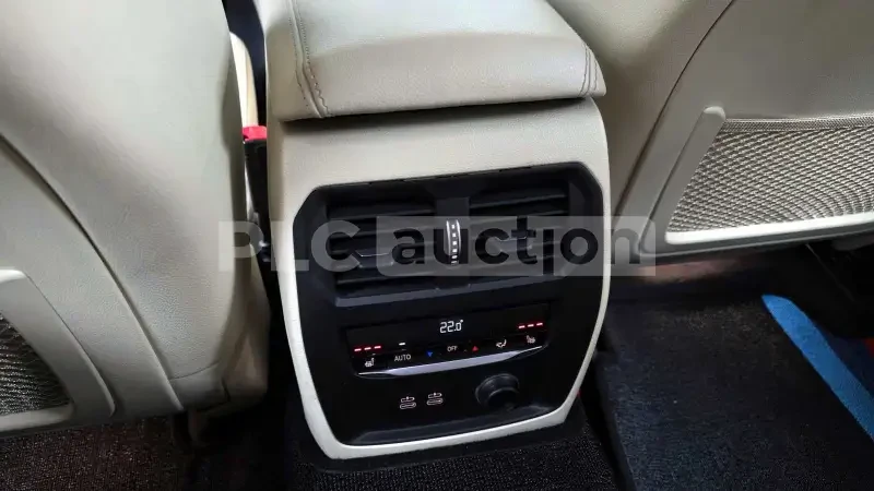 BMW 330 * HEAD-UP * ДИСТРОНИК * 360 * ШИБИДАХ * , снимка 15 - Автомобили и джипове - 55008864