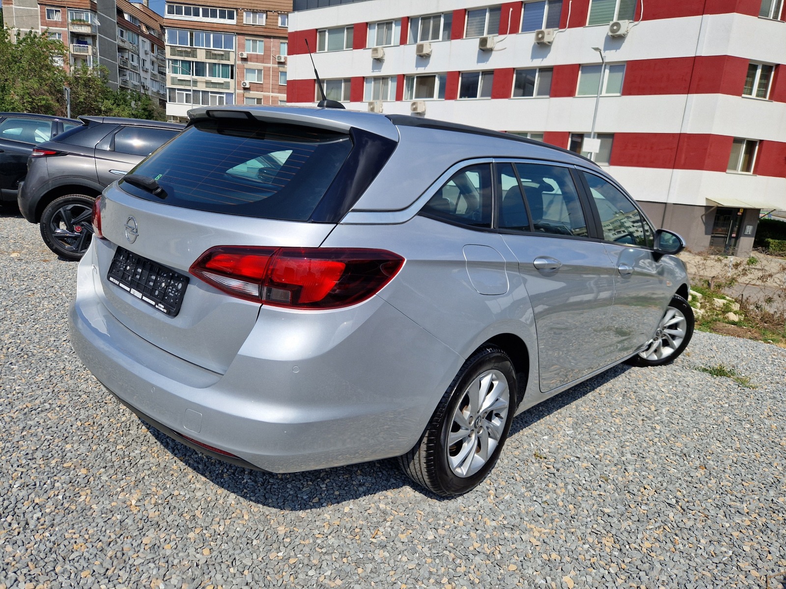 Opel Astra 1.6 CDTI-AVTOMAT-NAVI - изображение 2