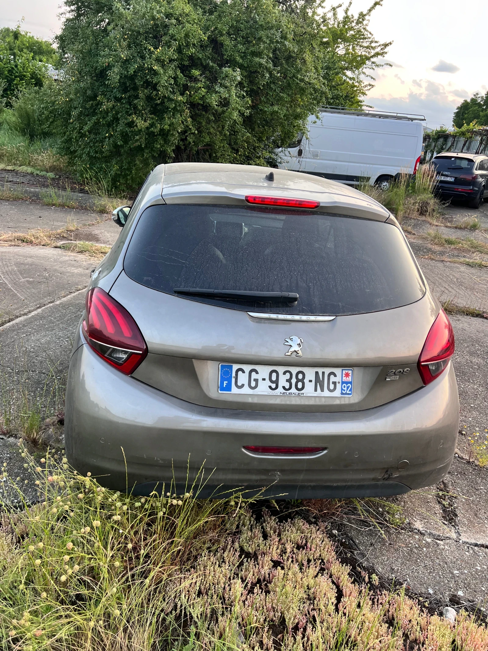 Peugeot 208 1.6 ehdi - изображение 7