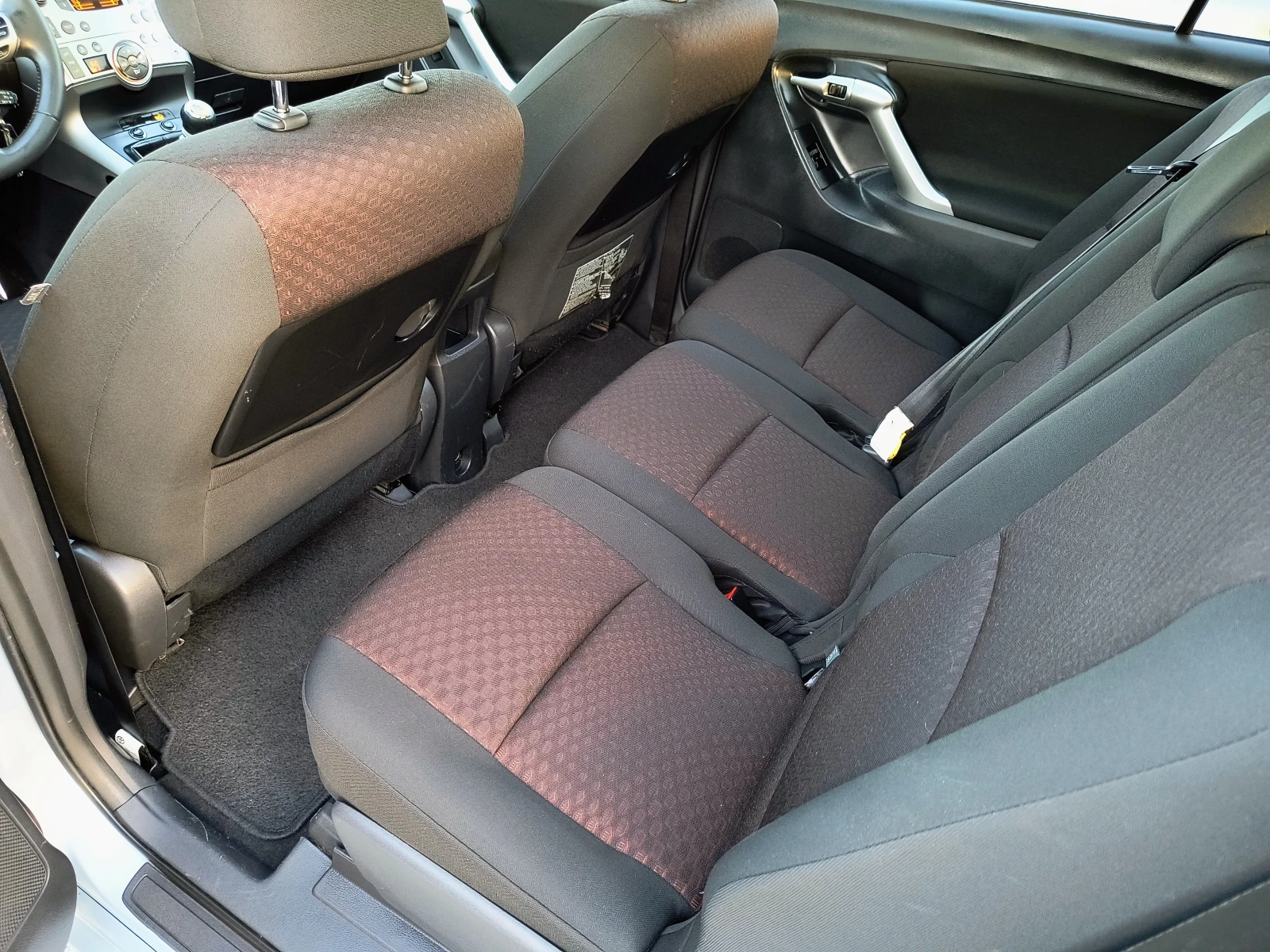 Toyota Verso 1.8-147   6  | Mobile.bg   13