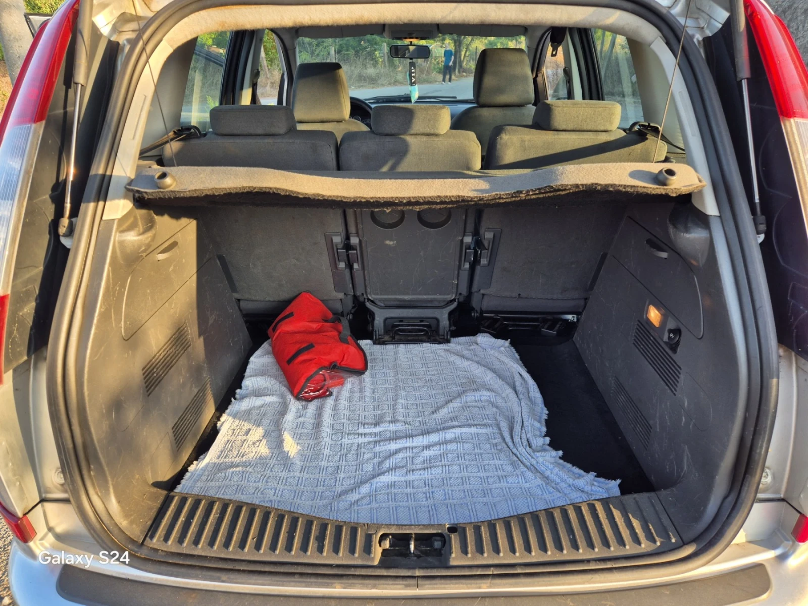 Ford C-max 1.6 TDCI 90HP - изображение 7