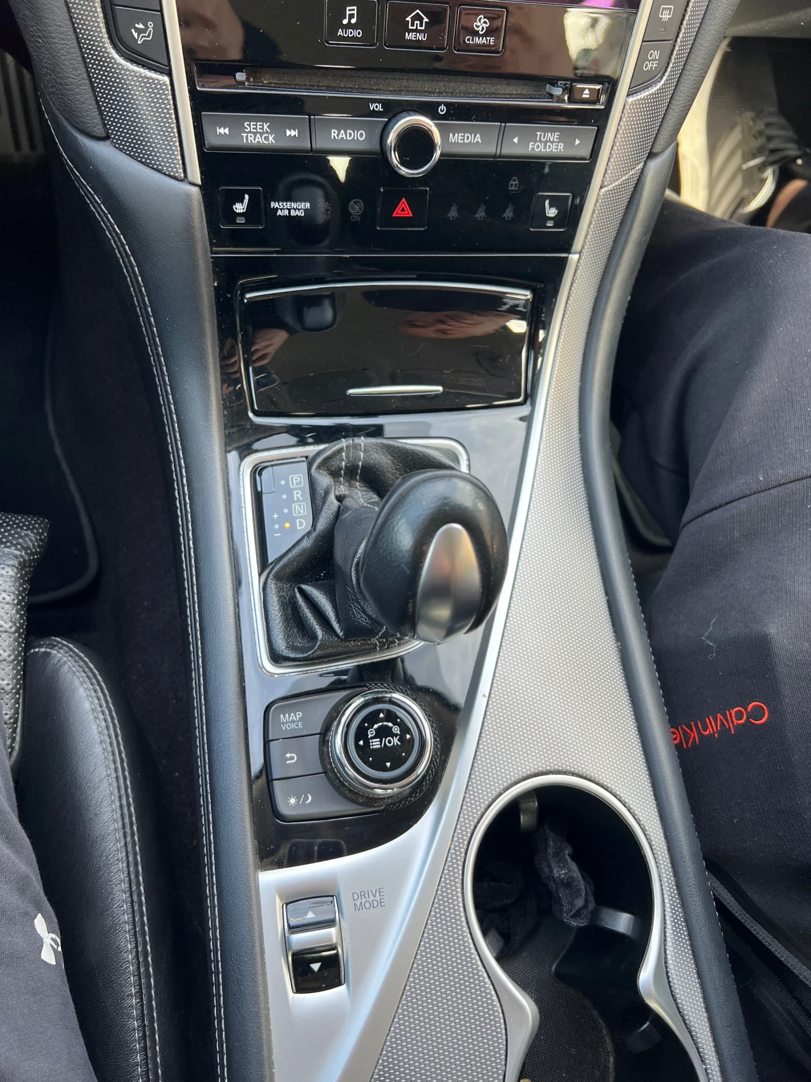 Infiniti Q50 2.0T S, снимка 9 - Автомобили и джипове - 54353299