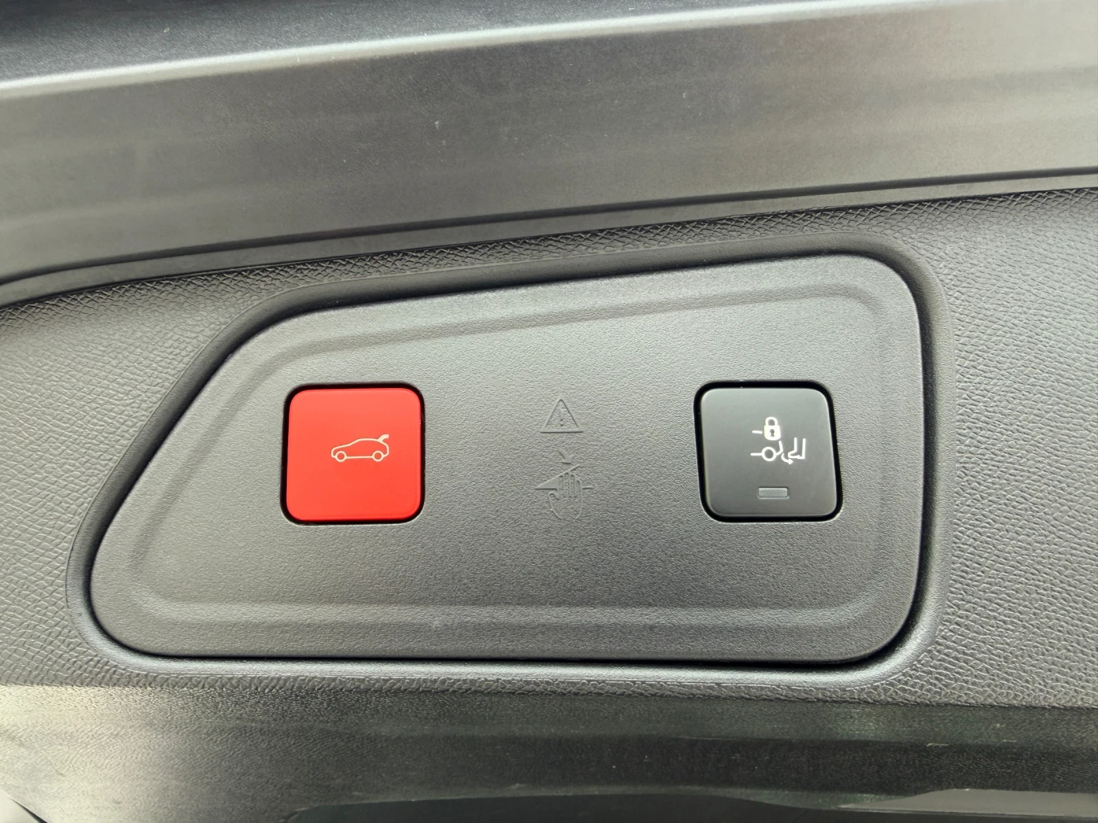 Peugeot 3008 ALLURE 1.5 BlueHDI EAT8 Navi Digital Cockpit, снимка 7 - Автомобили и джипове - 54026989