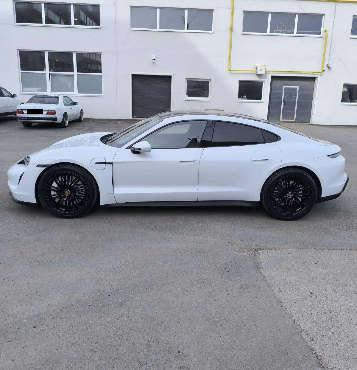 Porsche Taycan 4S, снимка 3 - Автомобили и джипове - 54298695