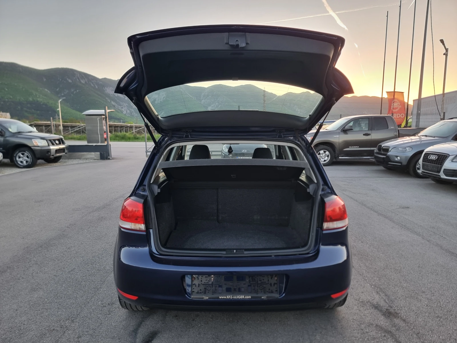 VW Golf 1.6TDI, снимка 13 - Автомобили и джипове - 54325632