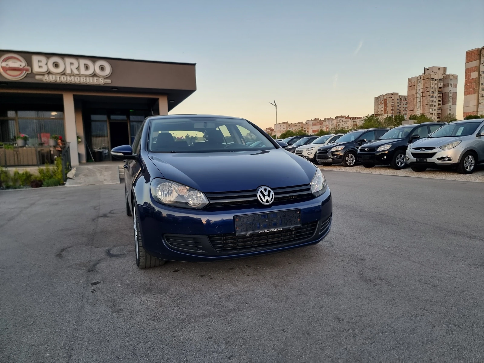 VW Golf 1.6TDI, снимка 9 - Автомобили и джипове - 54325632