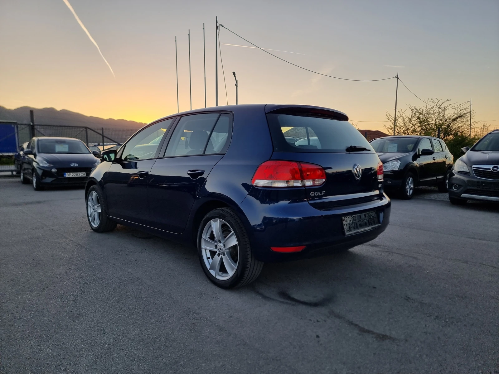 VW Golf 1.6TDI, снимка 4 - Автомобили и джипове - 54325632