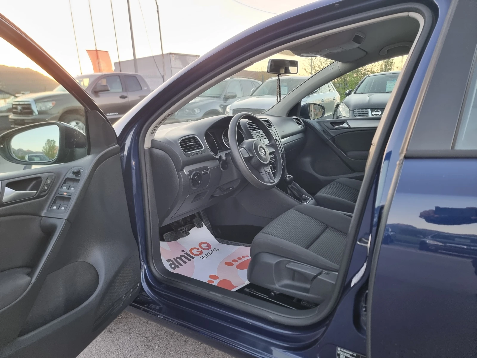 VW Golf 1.6TDI, снимка 10 - Автомобили и джипове - 54325632