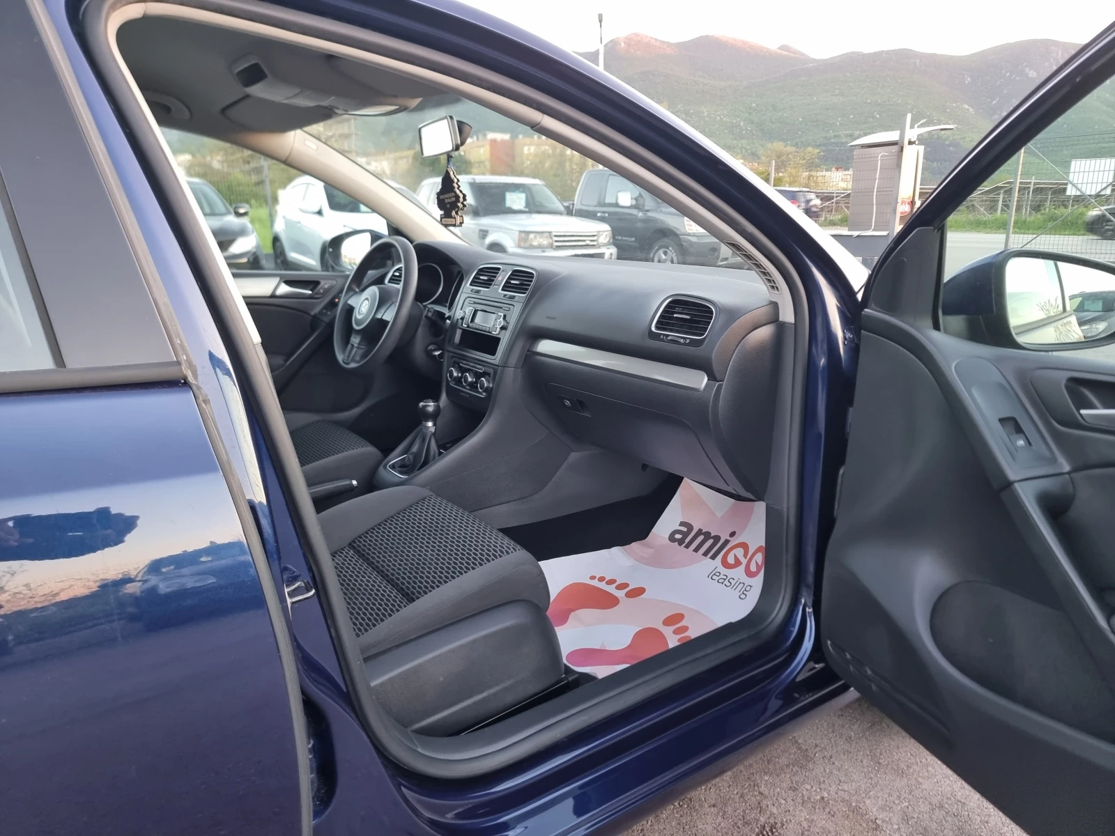 VW Golf 1.6TDI, снимка 15 - Автомобили и джипове - 54325632