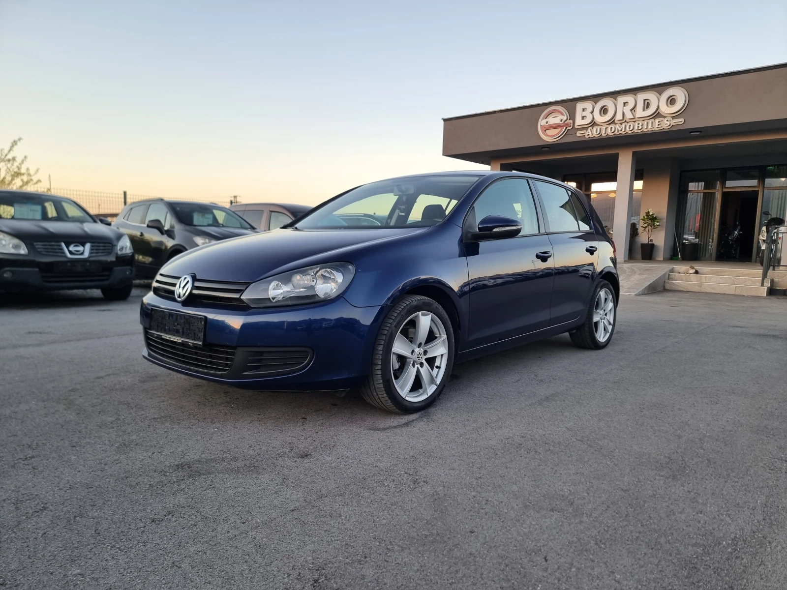 VW Golf 1.6TDI, снимка 3 - Автомобили и джипове - 54325632