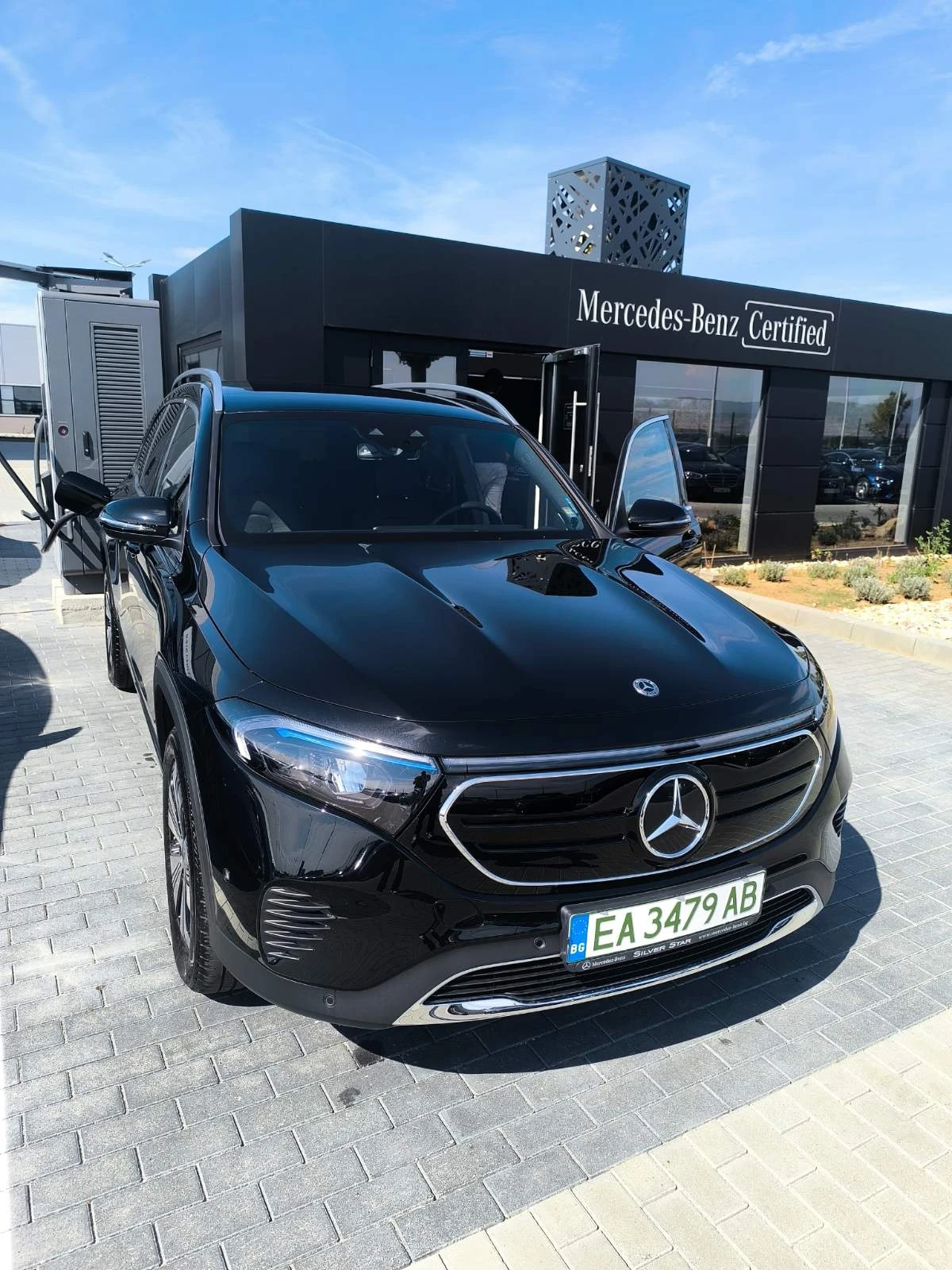 Mercedes-Benz EQB 300