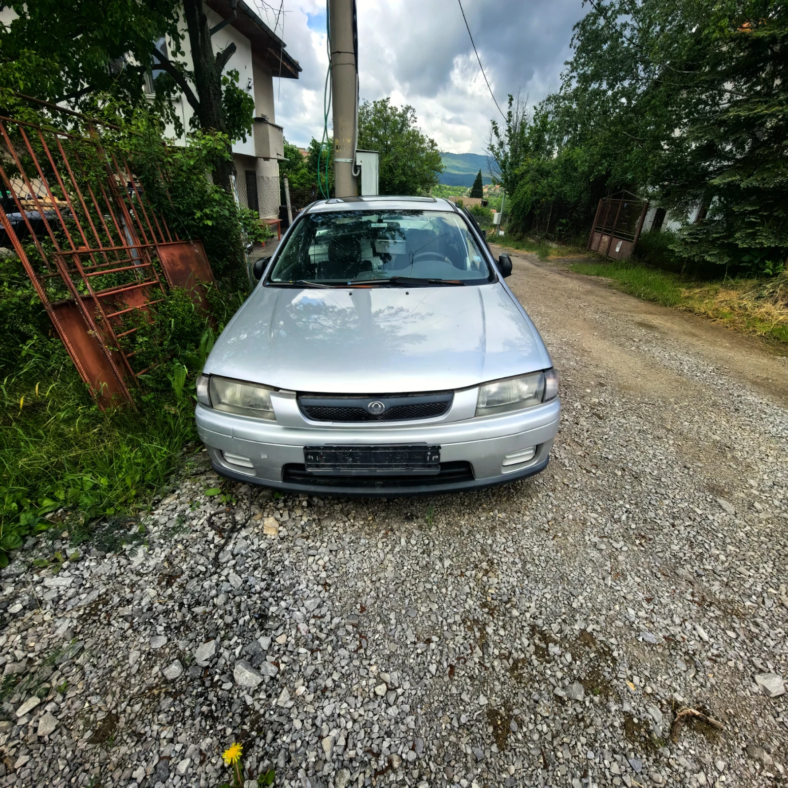 Mazda 323 2.0d, снимка 3 - Автомобили и джипове - 54652266