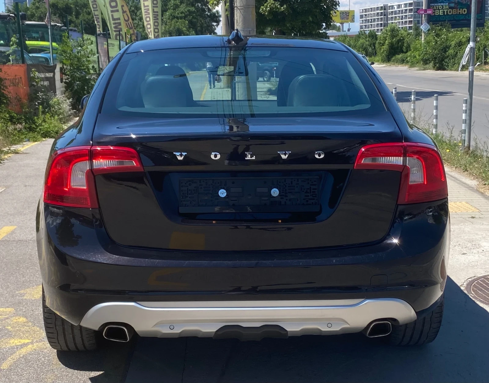 Volvo S60 Всички екстри!D5-4x4 ИЗКЛЮЧИТЕЛЕН АВТОМОБИЛ !!!, снимка 4 - Автомобили и джипове - 55050788