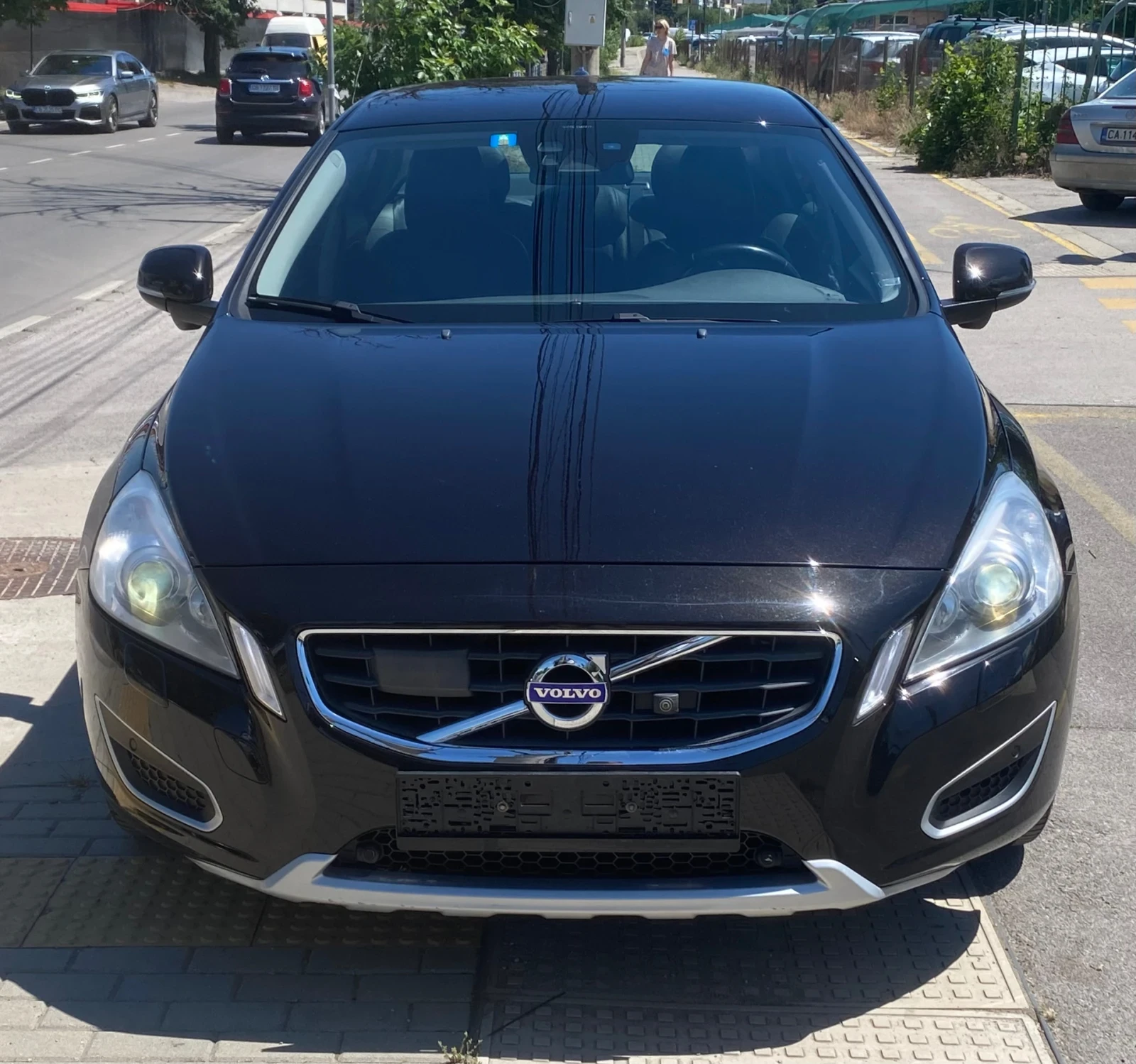 Volvo S60 Всички екстри!D5-4x4 ИЗКЛЮЧИТЕЛЕН АВТОМОБИЛ !!!, снимка 2 - Автомобили и джипове - 55050788