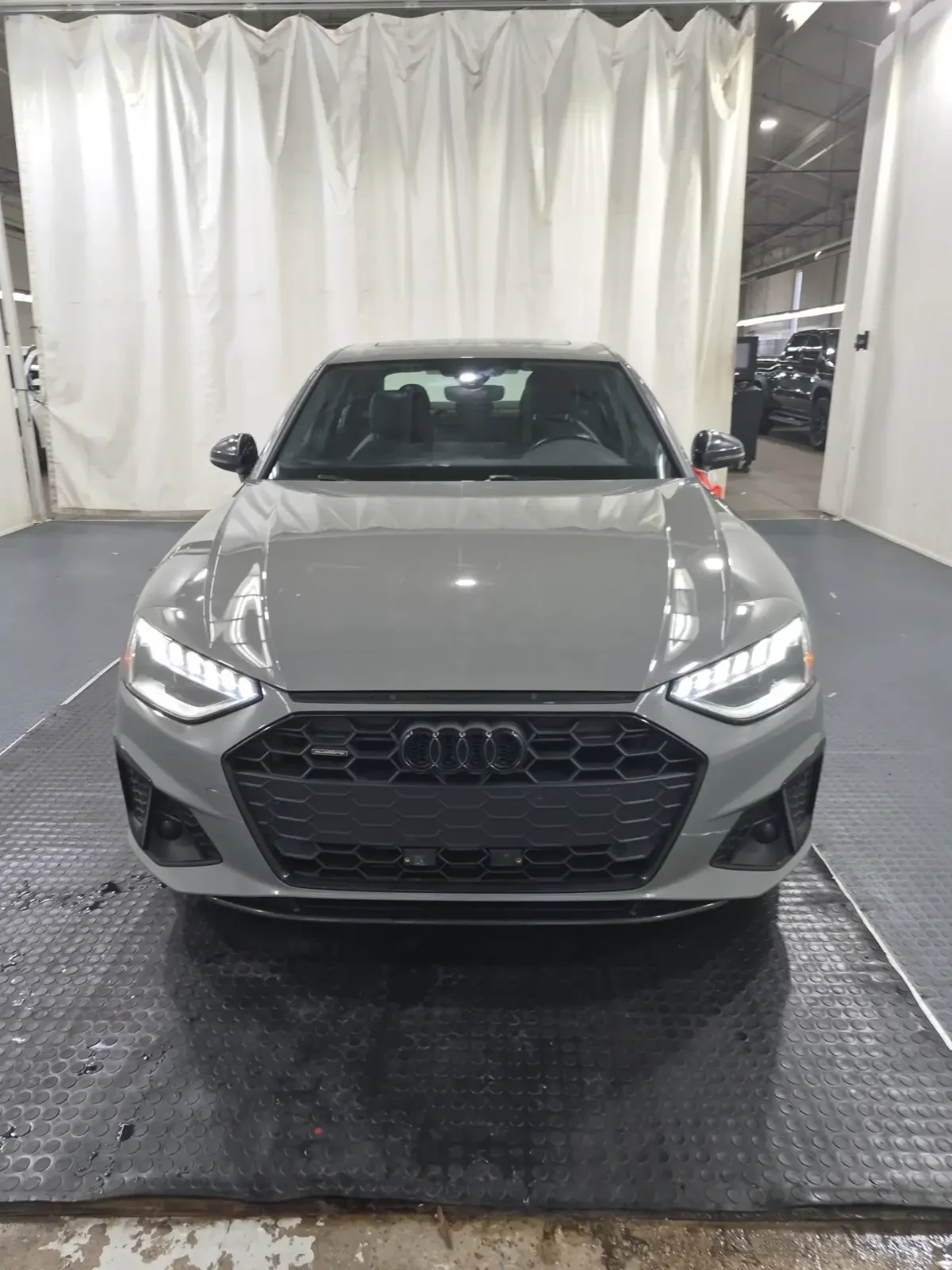 Audi A4 Progressiv / Quattro / Keyless Go / Panorama