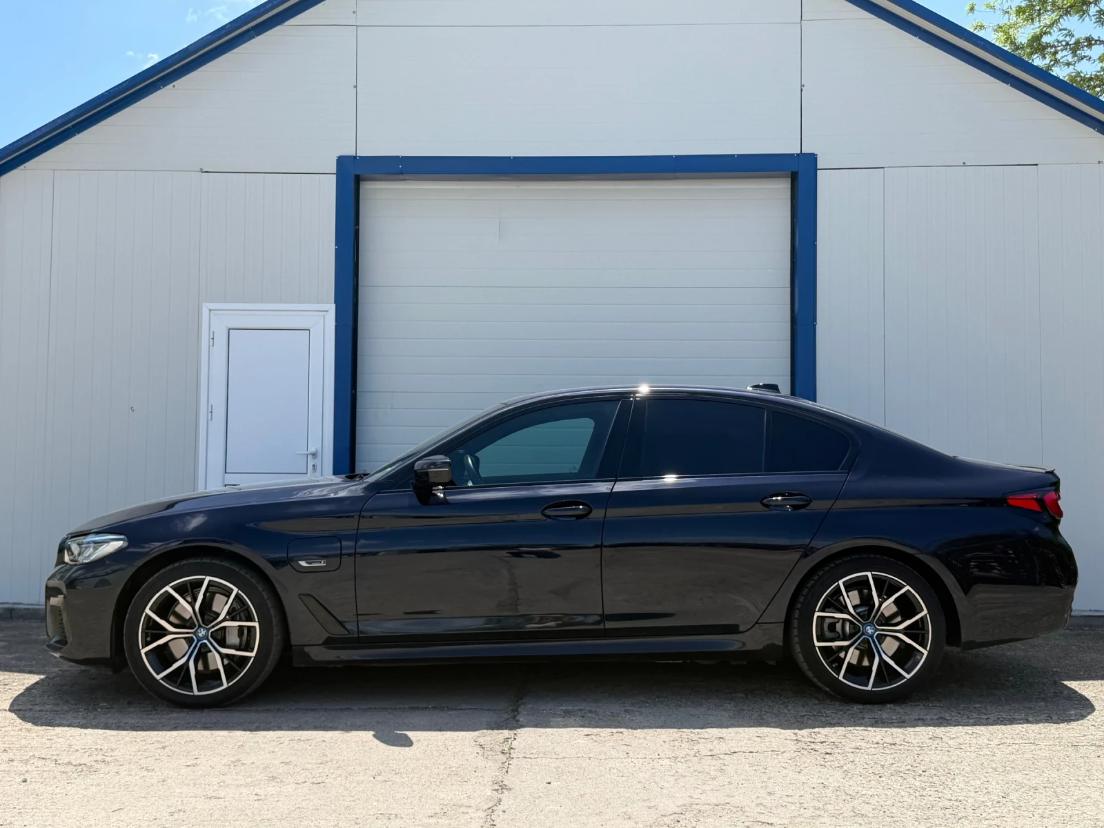 BMW 545 M sport xdrive, снимка 2 - Автомобили и джипове - 55475707