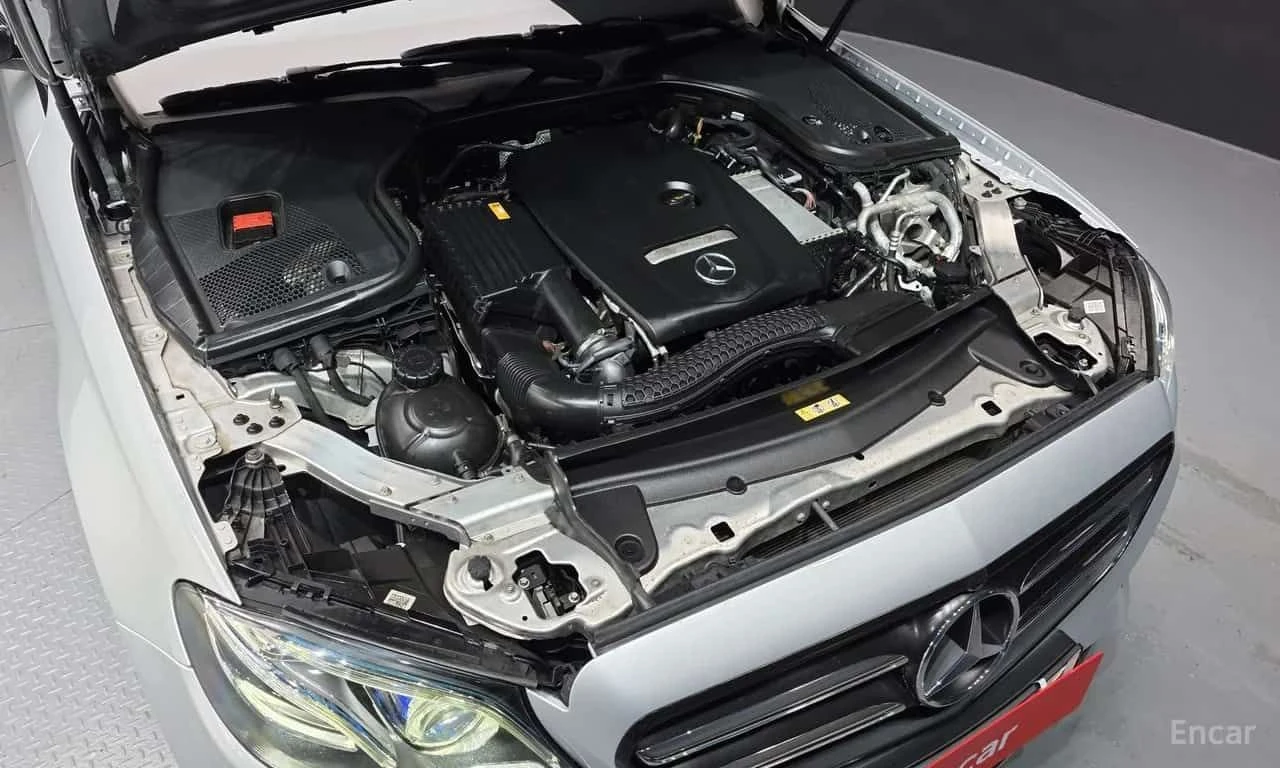 Mercedes-Benz E 300 * AMG Line * ОПЦИЯ ЗА ФИНАНСИРАНЕ * , снимка 6 - Автомобили и джипове - 55571425