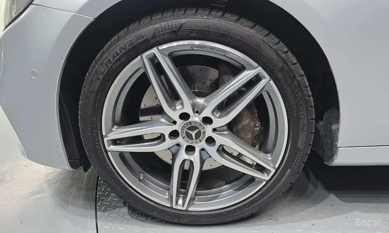 Mercedes-Benz E 300 * AMG Line * ОПЦИЯ ЗА ФИНАНСИРАНЕ * , снимка 5 - Автомобили и джипове - 55571425