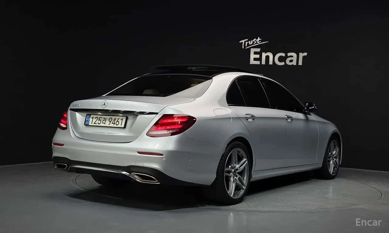 Mercedes-Benz E 300 * AMG Line * ОПЦИЯ ЗА ФИНАНСИРАНЕ * , снимка 2 - Автомобили и джипове - 55571425