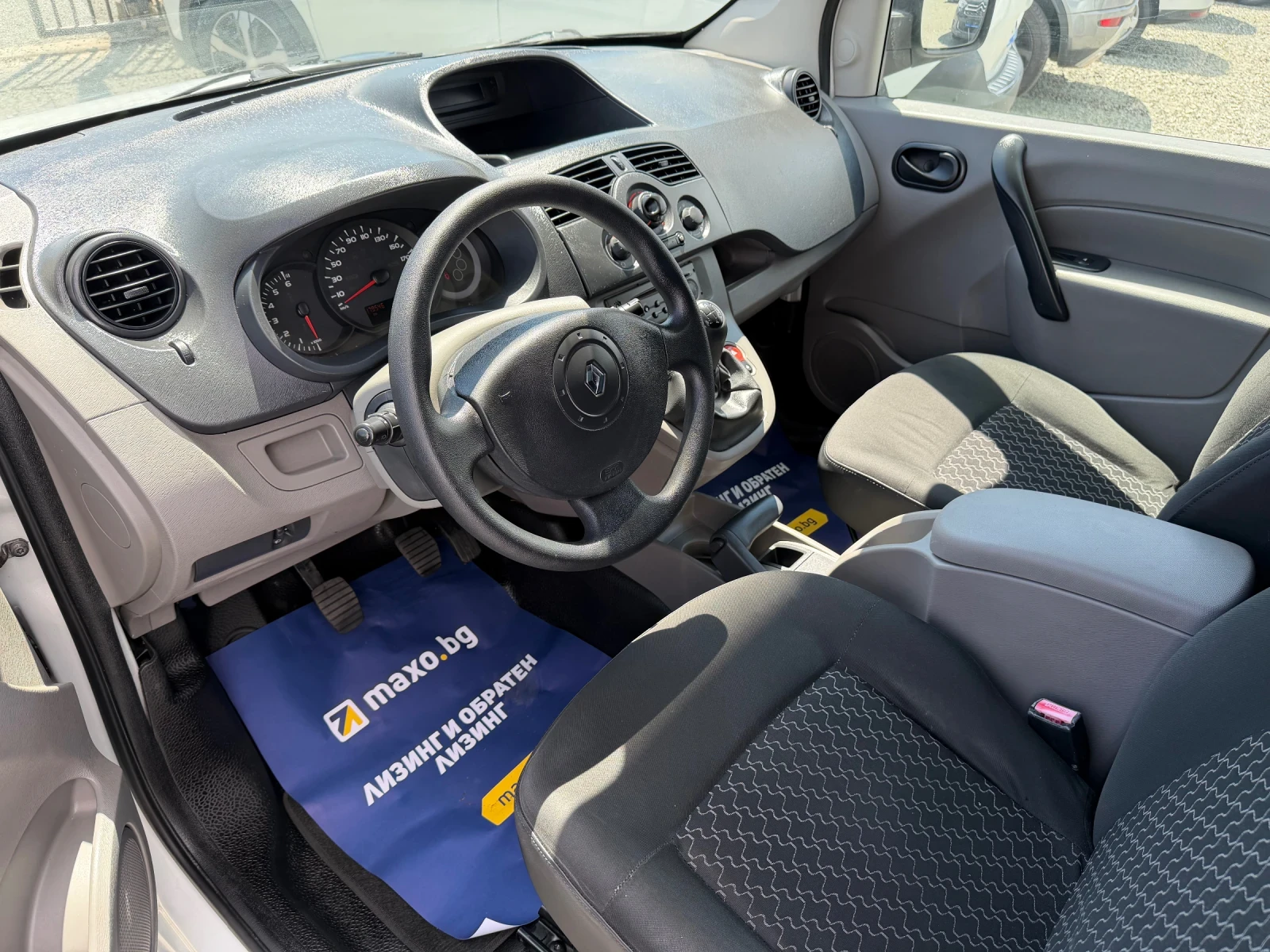 Renault Kangoo 1.5DCI, снимка 8 - Автомобили и джипове - 55663567