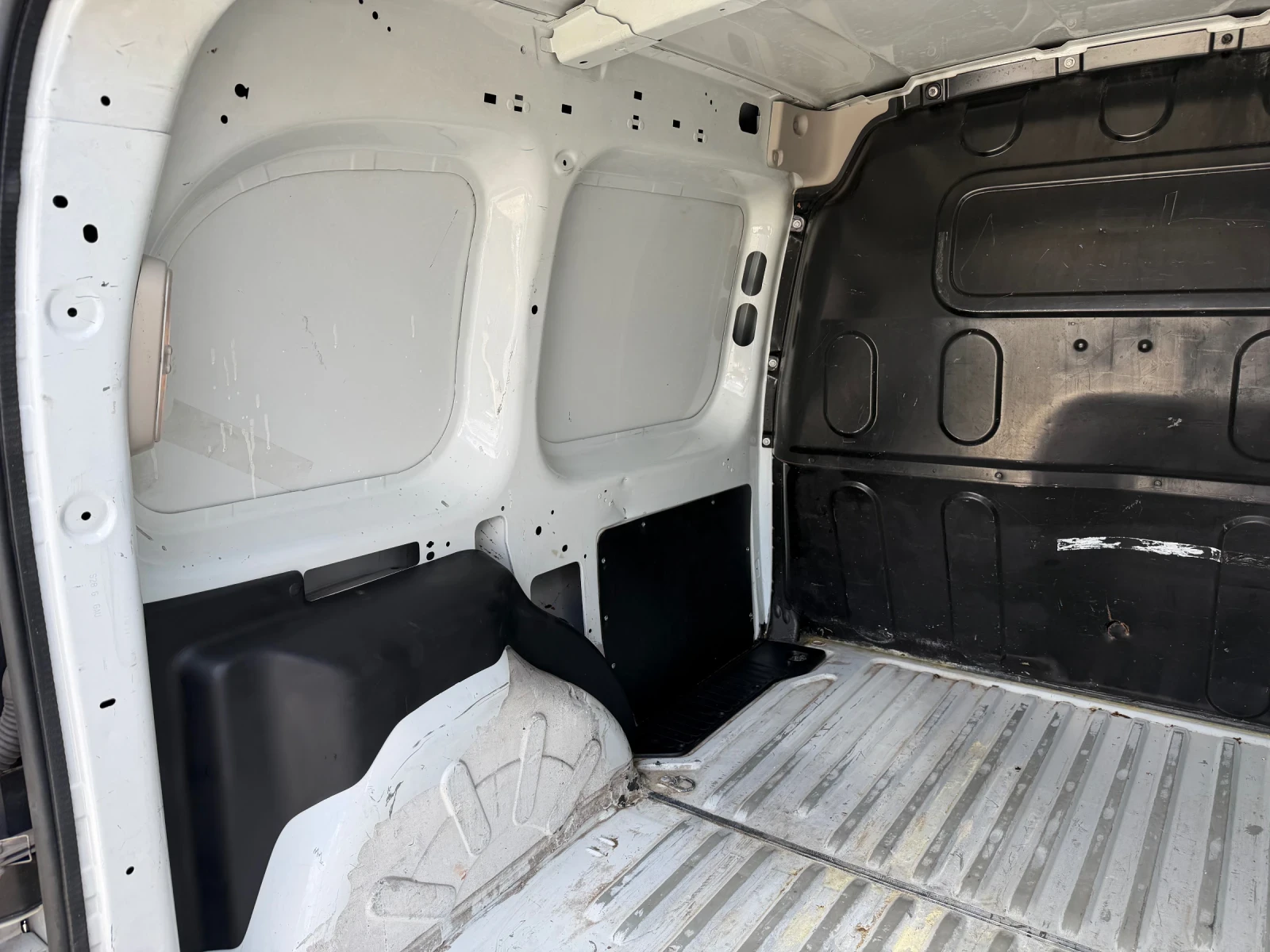 Renault Kangoo 1.5DCI, снимка 13 - Автомобили и джипове - 55663567