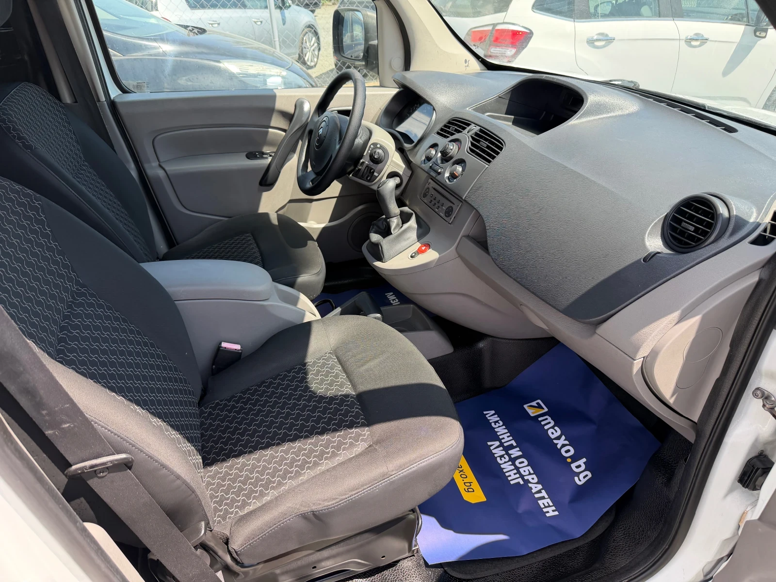 Renault Kangoo 1.5DCI, снимка 9 - Автомобили и джипове - 55663567