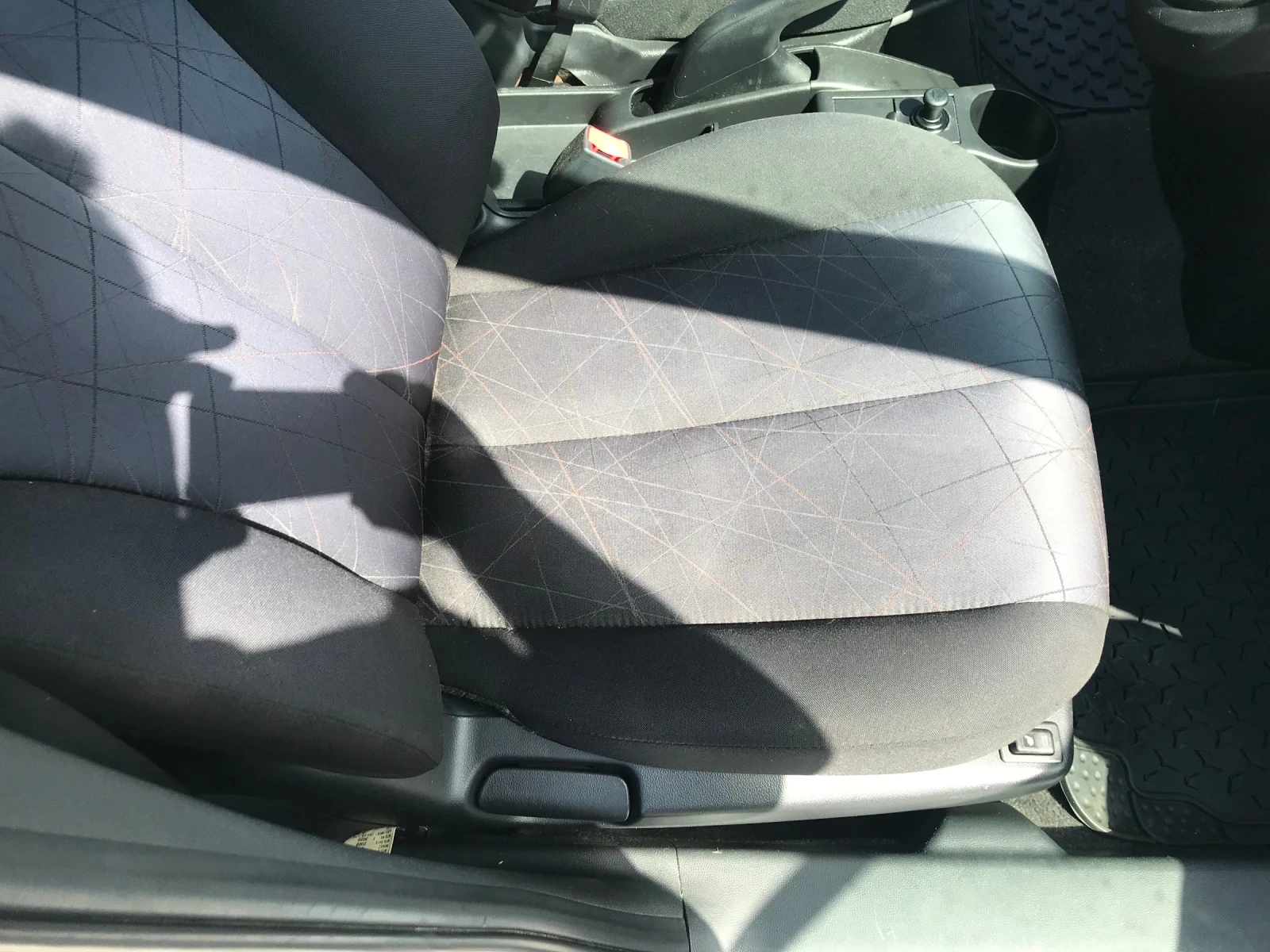 Mazda 2 1.3I, снимка 4 - Автомобили и джипове - 55667450