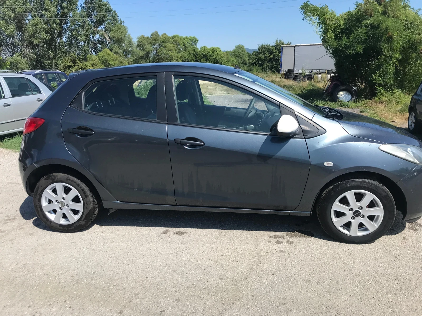 Mazda 2 1.3I, снимка 9 - Автомобили и джипове - 55667450