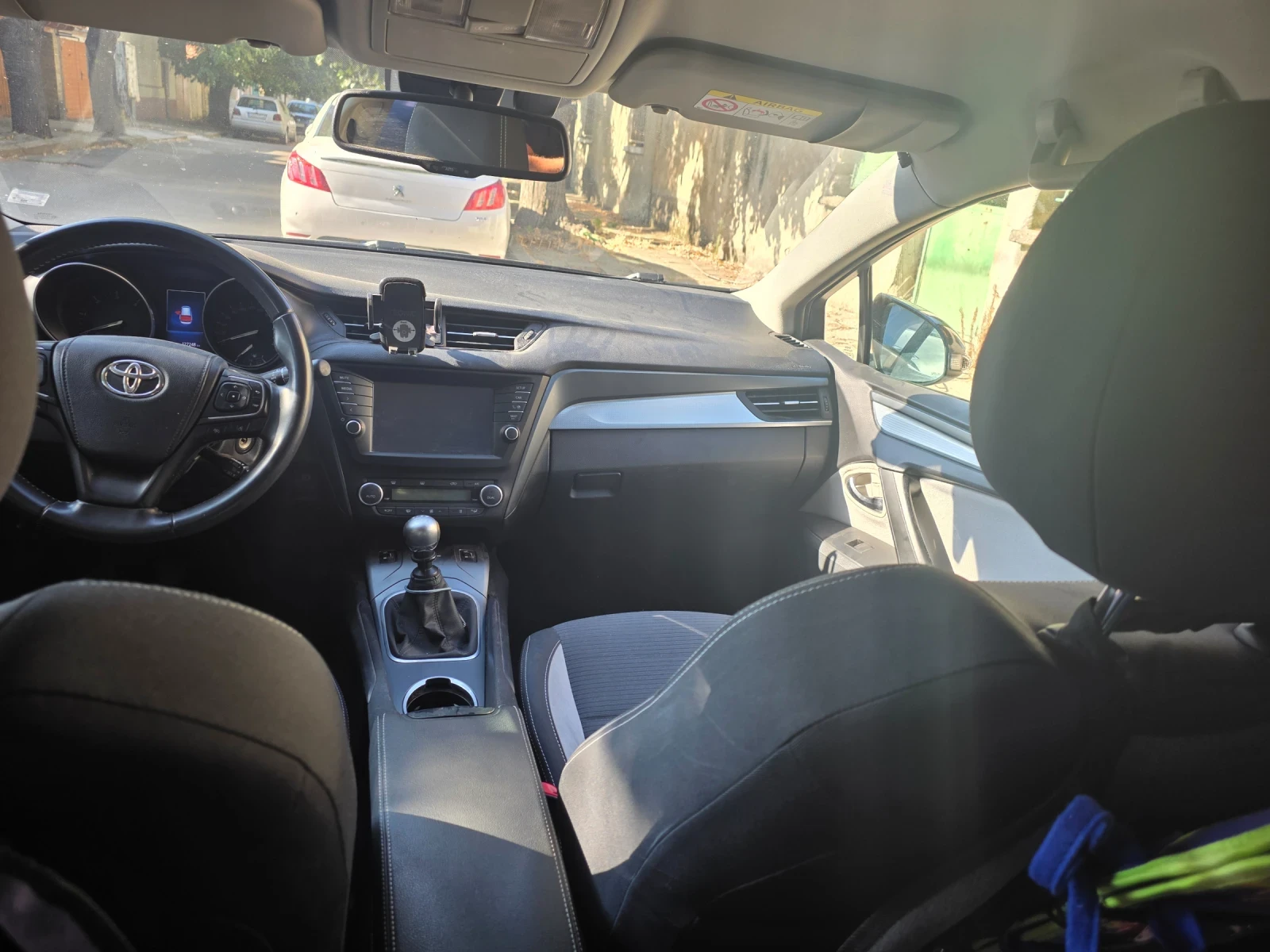 Toyota Avensis, снимка 12 - Автомобили и джипове - 55672475