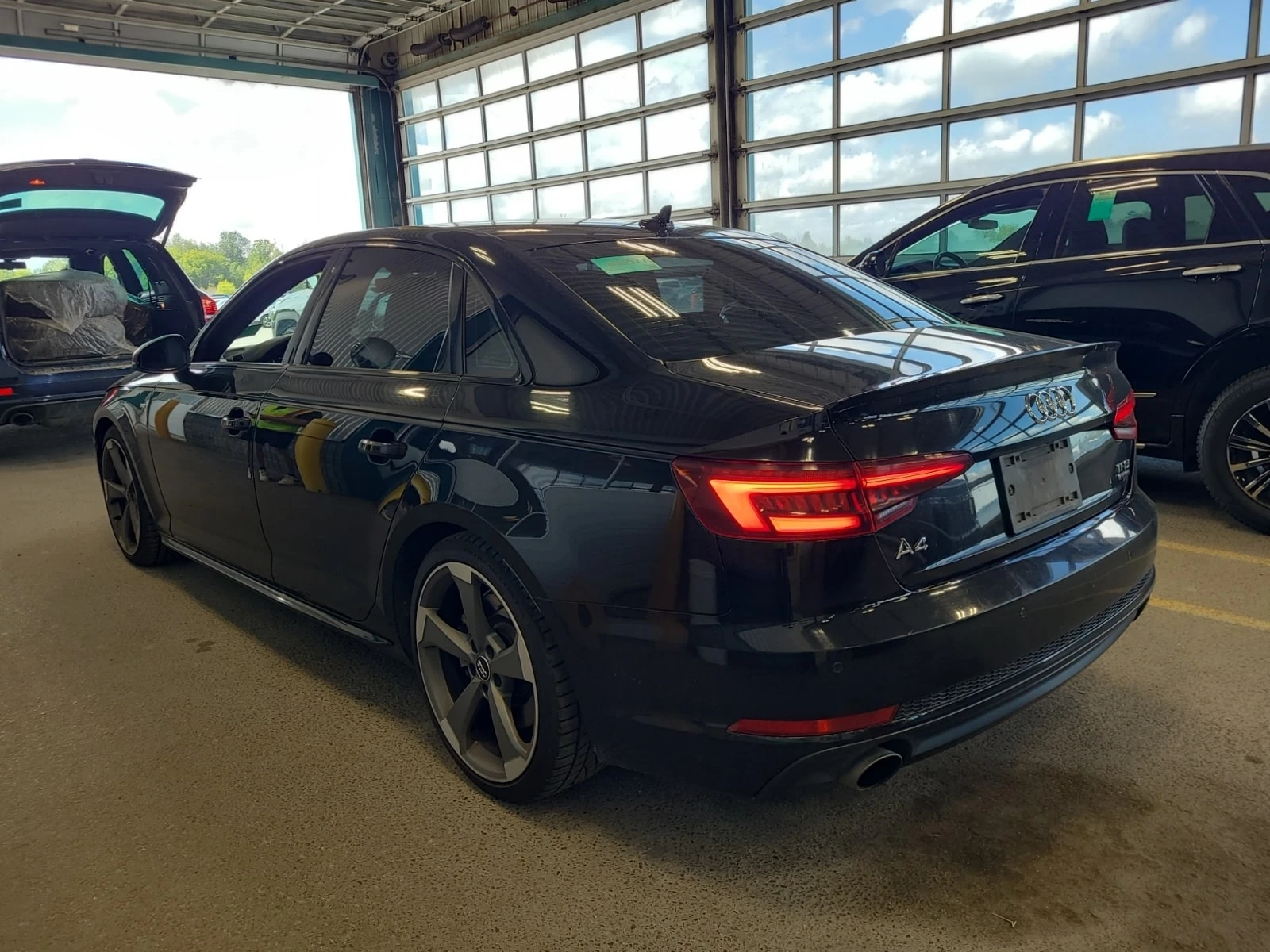Audi A4 * CARFAX * БЕЗ ИНЦИДЕНТИ * 2 КЛЮЧА, снимка 4 - Автомобили и джипове - 55899480