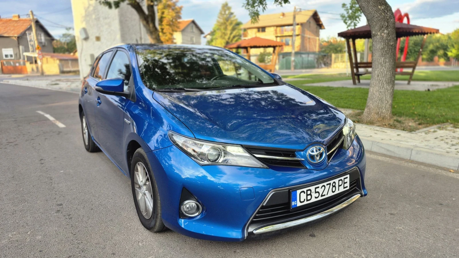 Toyota Auris 1.8 Hybrid* 4.5/100км* Отличен, снимка 5 - Автомобили и джипове - 56194758