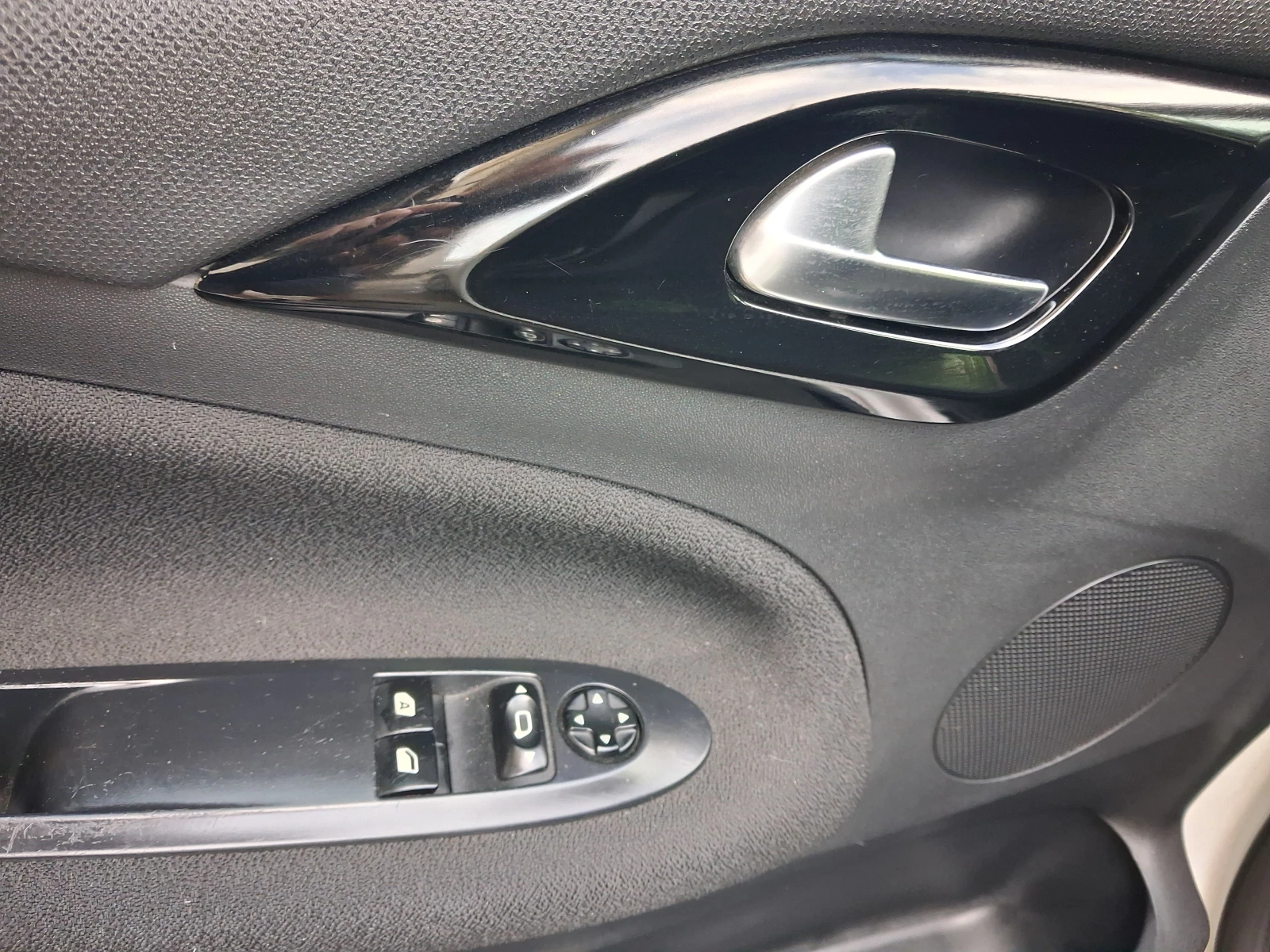 Citroen DS3, снимка 9 - Автомобили и джипове - 56233953