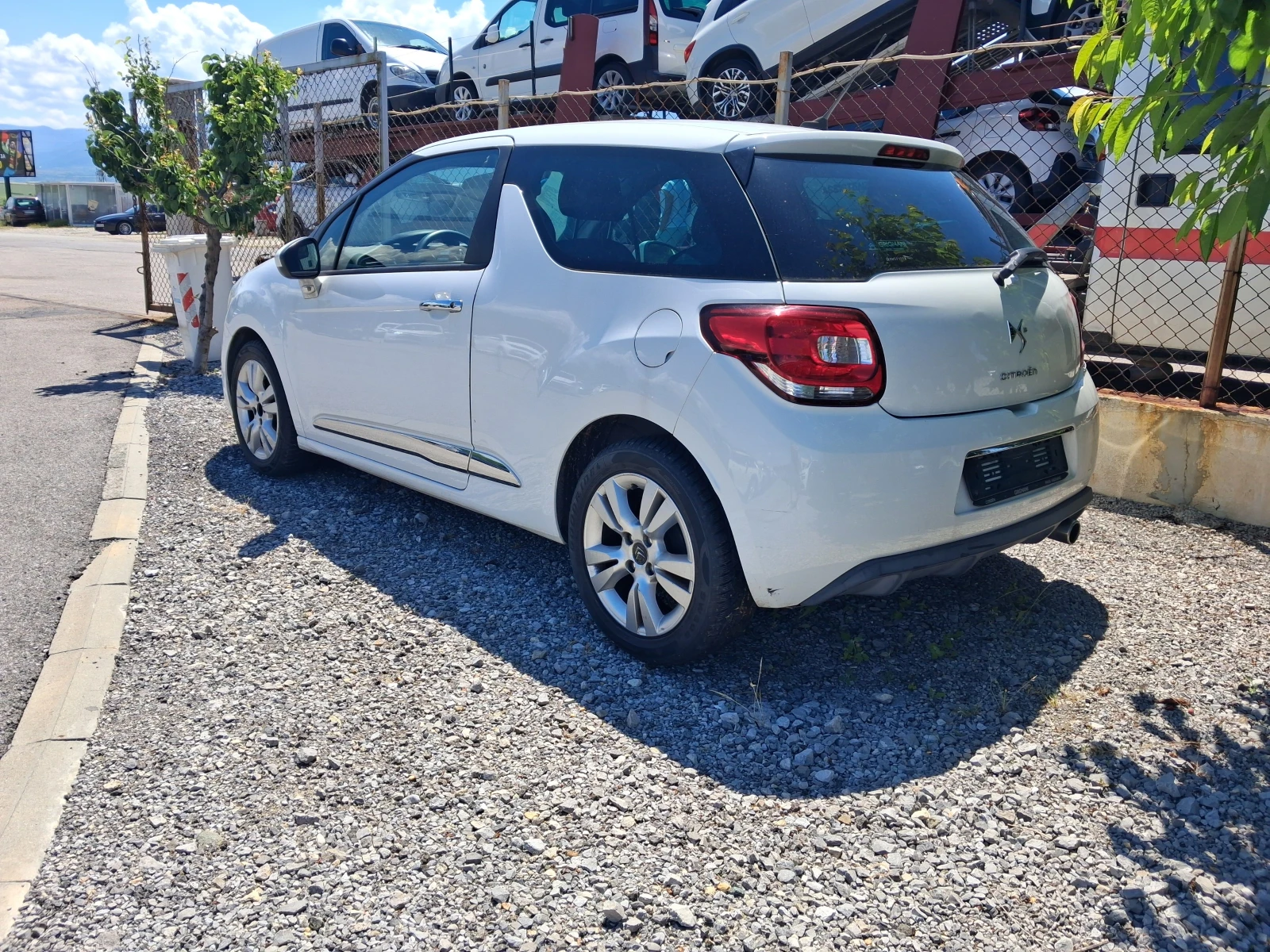 Citroen DS3, снимка 2 - Автомобили и джипове - 56233953
