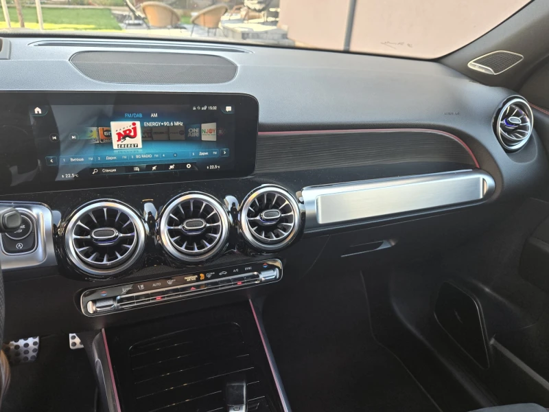 Mercedes-Benz GLB 35 AMG , снимка 9 - Автомобили и джипове - 52356716