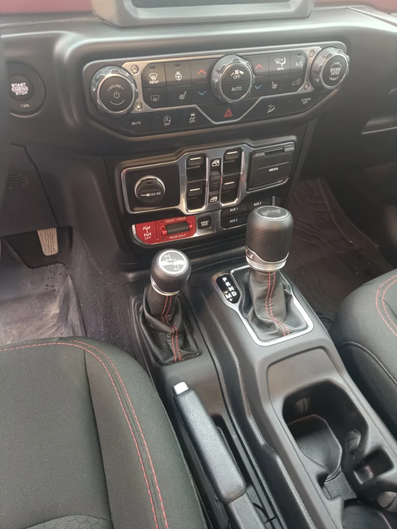 Jeep Wrangler JL Rubicon 3.6 V6 8ZF, снимка 14 - Автомобили и джипове - 52665036