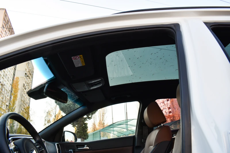 Kia Sportage 2.0 MPI, снимка 11 - Автомобили и джипове - 52474324